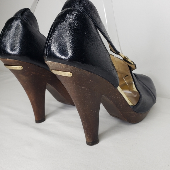 Reposhing -Michael Kors 8 Peep Toe Sling Back Wooden/Black Leather Heels - Picture 6 of 13